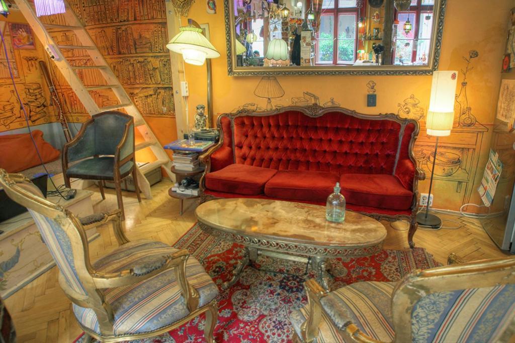 Lavender Circus Hostel, Doubles & Ensuites * Budapest